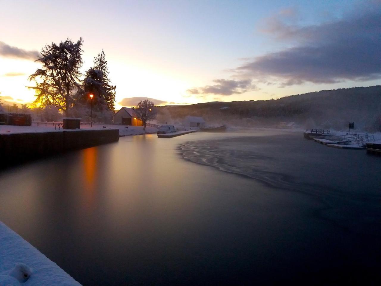 Loch Ness Highland Cottages With Partial Loch View Invermoriston Exterior photo
