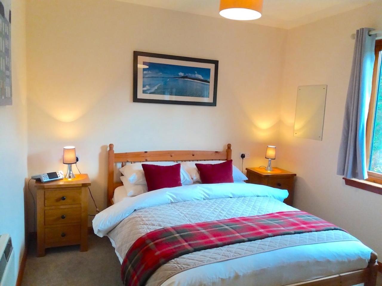 Loch Ness Highland Cottages With Partial Loch View Invermoriston Exterior photo